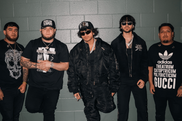 «Sumérgete en la mirada de Fuerza Régida con su nuevo sencillo»