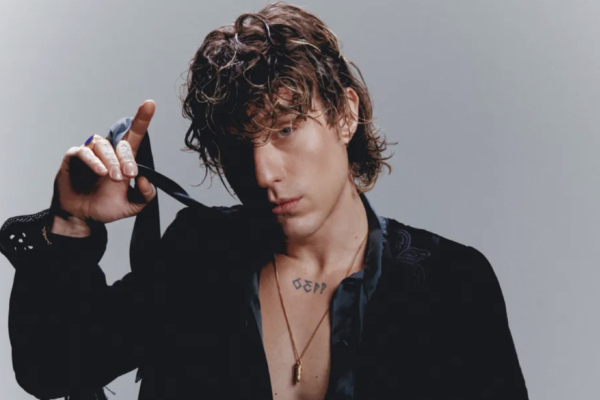 Irama, la sensación del pop italiano que promete conquistar el Festival de Sanremo 2025