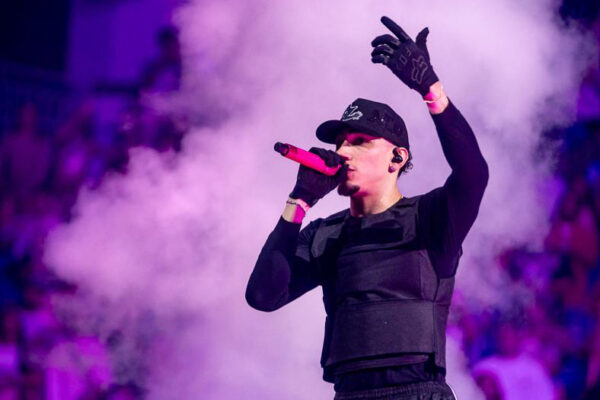 Omar Courtz debuta con éxito en el legendario Coliseo de Puerto Rico