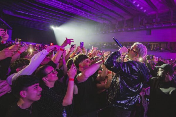 Dei V arrasó en España con tres conciertos Sold-Out y emocionantes. ¡Descubre cómo lo logró!