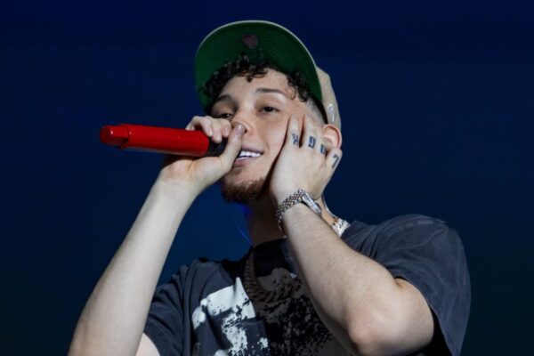 El deslumbrante espectáculo musical de Yan Block que sorprendió a todos en Mayagüez.