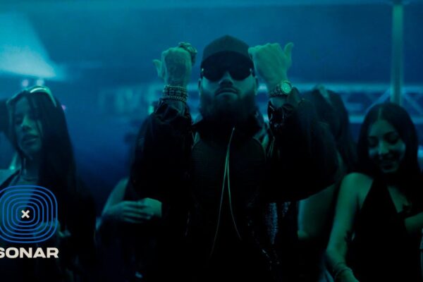 Miky Woodz Ft. Kidd Voodoo y Siggy – Con La Mini