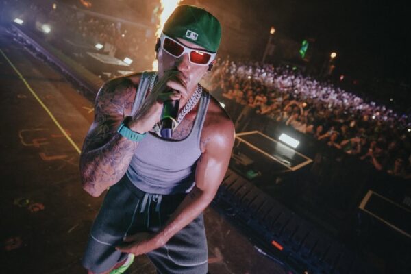 Feid deslumbra en su debut en Ushuaïa Ibiza con sold‑out histórico